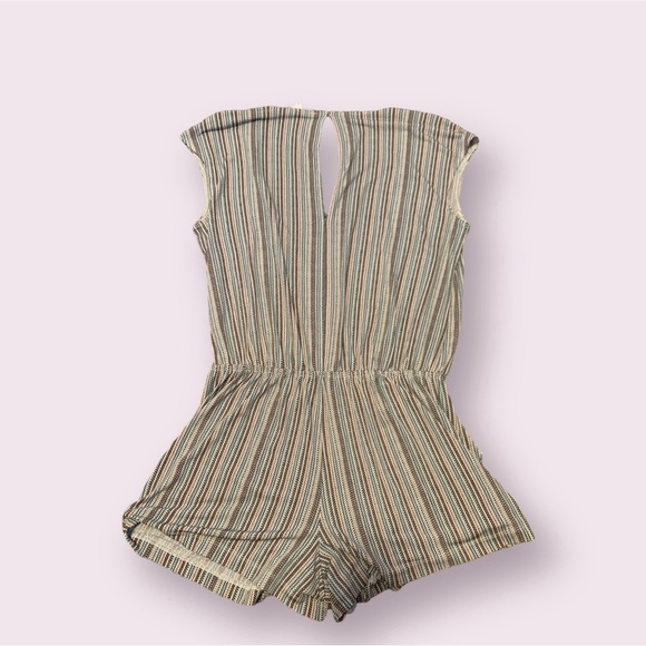 BCBGeneration Patterned Multicolor Romper - Picture 3 of 4